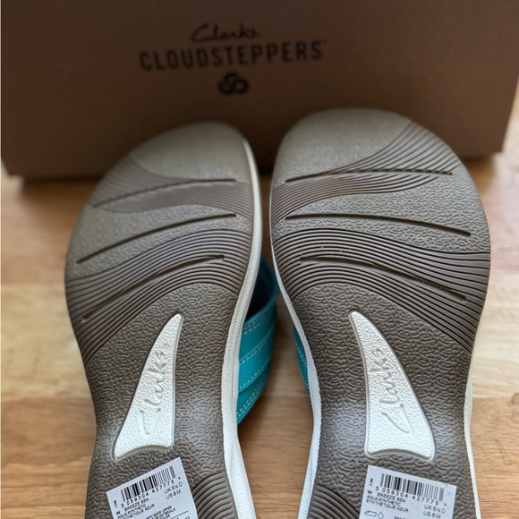 Clarks Teal Sandals - Picture 6 of 6